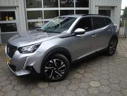 Grijs, metallic lak Gebruikt 2021 Peugeot 2008 Allure SUV | € 20.500 (Eerlijke prijs)