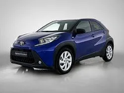 Blauw metallic Gebruikt 2022 Toyota Aygo Play Hatchback | € 18.945 (Goede deal)