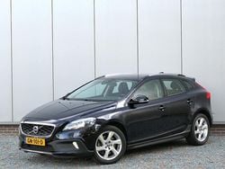 Blauw Gebruikt 2015 Volvo V40 CC Ocean Race Stationwagen | € 13.500 (Eerlijke prijs)