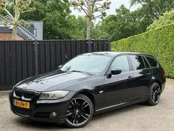 Zwart, metallic lak Gebruikt 2010 BMW 318 Stationwagen | € 7.500 (Iets duurder)