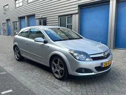 Grijs Gebruikt 2005 Opel Astra GTC Enjoy Hatchback | € 995 (Goede deal)