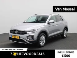 Grijs Gebruikt 2022 VW T-Roc Life SUV | € 24.900 (Goede deal)
