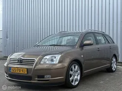 Bruin Gebruikt 2005 Toyota Avensis Executive Stationwagen | € 3.950 (Eerlijke prijs)