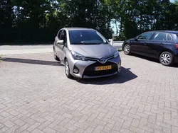 Bruin Gebruikt 2015 Toyota Yaris Hatchback | € 10.444 (Goede deal)