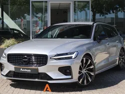 Grijs Gebruikt 2021 Volvo V60 R-Design Stationwagen | € 27.700 (Eerlijke prijs)