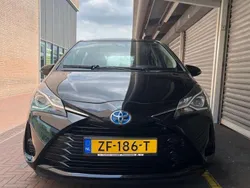 Zwart Gebruikt 2019 Toyota Yaris Hybrid Active MPV | € 11.750 (Goede deal)