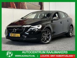 Zwart (metallic) Gebruikt 2019 Volvo V40 Inscription Hatchback | € 16.740 (Goede deal)