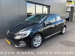 Zwart Gebruikt 2021 Renault Clio V Zen Hatchback | € 10.490 (Eerlijke prijs)