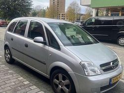 Gebruikt 2004 Opel Meriva Essentia MPV | € 1.575 (Eerlijke prijs)