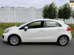 Wit Gebruikt 2011 Kia Rio Comfort Hatchback | € 6.450 (Eerlijke prijs)