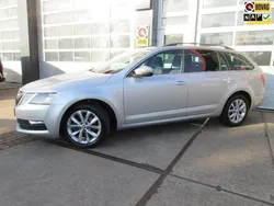 Grijs Gebruikt 2020 Skoda Octavia Business Line Stationwagen | € 17.490 (Eerlijke prijs)