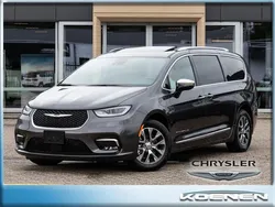 Grijs Nieuw 2025 Chrysler Pacifica SUV | € 89.900 (Eerlijke prijs)