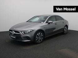 Grijs Gebruikt 2020 Mercedes A250 Business Sedan | € 23.900 (Goede deal)