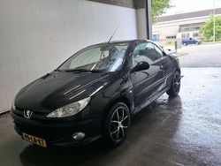 Zwart Gebruikt 2002 Peugeot 206 Cabriolet | € 1.250 (Eerlijke prijs)