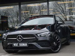 Zwart Gebruikt 2023 Mercedes CLA250e AMG Sedan | € 38.900 (Eerlijke prijs)