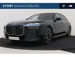 Groen Gebruikt 2024 BMW M760e Executive Sedan | € 139.950