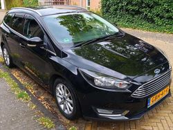 Zwart Gebruikt 2016 Ford Focus Titanium Stationwagen | € 7.999 (Goede deal)
