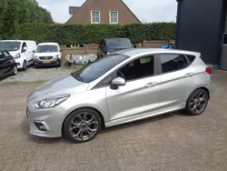 Grijs Gebruikt 2019 Ford Fiesta ST-Line Hatchback | € 10.950 (Eerlijke prijs)