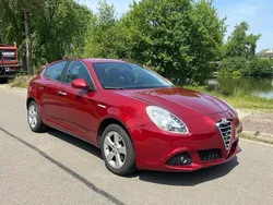 Rood Gebruikt 2011 Alfa Romeo Giulietta Distinctive Hatchback | € 5.695 (Goede deal)