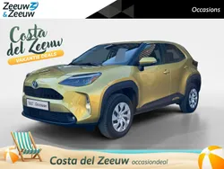Brass gold metallic (goud metallic) Gebruikt 2023 Toyota Yaris Cross SUV | € 25.440 (Super prijs)