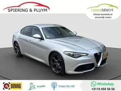 Grijs Gebruikt 2018 Alfa Romeo Giulia Super Sedan | € 27.890 (Iets duurder)