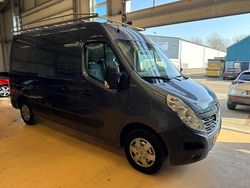 Grijs Gebruikt 2017 Renault Master Van | € 14.950 (Eerlijke prijs)