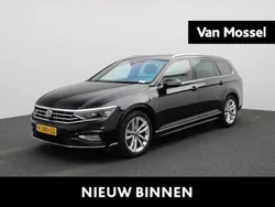 Zwart Gebruikt 2023 VW Passat Business+ Stationwagen | € 35.900 (Goede deal)