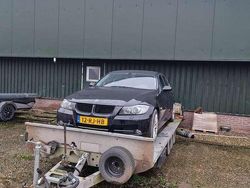 Zwart Gebruikt 2005 BMW 325 Sedan | € 1.000