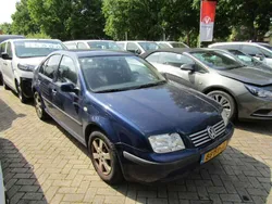 Blauw Gebruikt 2001 VW Bora Sedan | € 1.250 (Goede deal)