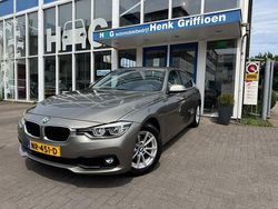 Grijs Gebruikt 2017 BMW 318 Executive Sedan | € 19.950 (Eerlijke prijs)