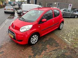 Rood (metallic) Gebruikt 2009 Citroën C1 Hatchback | € 1.850 (Super prijs)