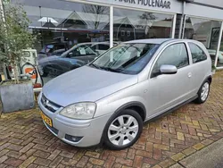 Grijs Gebruikt 2006 Opel Corsa Hatchback | € 3.750 (Eerlijke prijs)