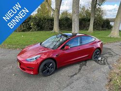 Rood Gebruikt 2023 Tesla Model 3 Long Range AWD Sedan | € 31.750 (Goede deal)