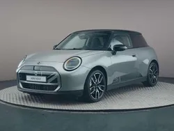 Grijs Nieuw 2024 Mini Cooper Classic Hatchback | € 31.200 (Eerlijke prijs)