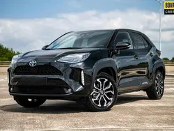 Zwart Gebruikt 2023 Toyota Yaris Cross Team SUV | € 27.845 (Eerlijke prijs)