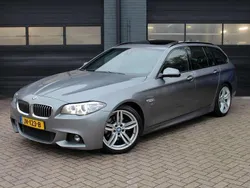 Grijs, metallic lak Gebruikt 2016 BMW 520 Executive Stationwagen | € 21.950 (Iets duurder)