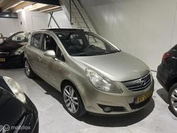 Beige Gebruikt 2008 Opel Corsa Cosmo Hatchback | € 2.995 (Eerlijke prijs)
