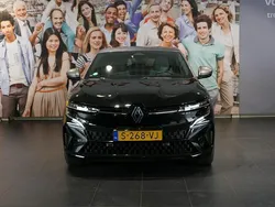 Zwart Gebruikt 2023 Renault Mégane Techno Hatchback | € 29.995 (Iets duurder)