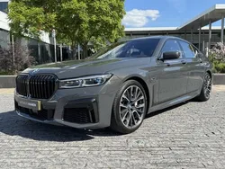 Grijs Gebruikt 2022 BMW 745e Executive Sedan | € 63.950 (Eerlijke prijs)