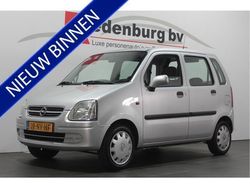 Grijs Gebruikt 2004 Opel Agila Comfort Hatchback | € 2.945 (Duur)