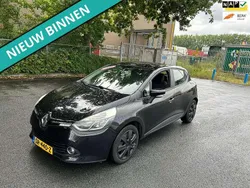 Zwart, metallic lak Gebruikt 2013 Renault Clio IV Collection Hatchback | € 3.499 (Eerlijke prijs)