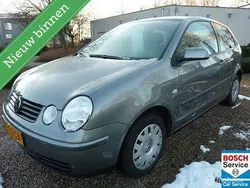 Grijs Gebruikt 2004 VW Polo Comfortline Hatchback | € 2.845 (Eerlijke prijs)