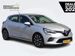 Gris platine d69 Gebruikt 2021 Renault Clio V Intens Hatchback | € 13.445 (Eerlijke prijs)
