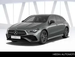 Grijs, metallic lak Nieuw 2025 Mercedes CLA250e Shooting Brake Business Stationwagen | € 53.925 (Eerlijke prijs)