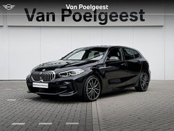 Zwart Gebruikt 2024 BMW 118 Shadowline Hatchback | € 36.900 (Eerlijke prijs)