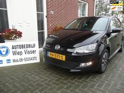 Zwart (metallic) Gebruikt 2017 VW Polo Edition Hatchback | € 8.750 (Eerlijke prijs)