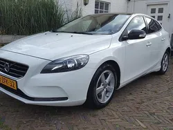 Wit Gebruikt 2014 Volvo V40 Kinetic Stationwagen | € 7.950 (Iets duurder)