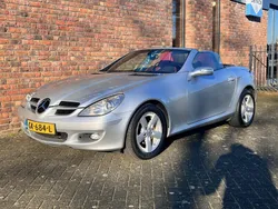 Grijs, metallic lak Gebruikt 2004 Mercedes SLK200 Cabriolet | € 7.455 (Eerlijke prijs)