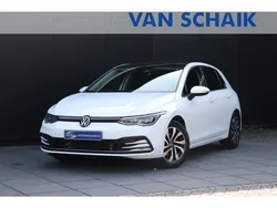 Wit Gebruikt 2022 VW Golf VIII Active Hatchback | € 32.950 (Duur)