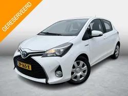 Wit Gebruikt 2017 Toyota Yaris Hybrid Trend Hatchback | € 12.999 (Eerlijke prijs)